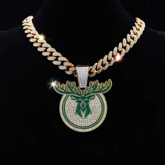 Hot-selling accessories: Fashionable and creative deer head team pendant necklac